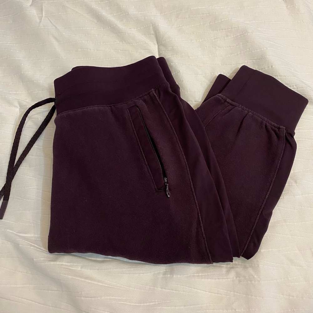 LULULEMON SWEATPANTS